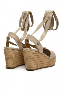 Босоножки на танкетке 01.08.2023 Newlife.moda