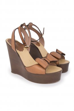 Босоножки на танкетке 20.05.2018 Newlife.moda Босоножки на танкетке 20.05.2018 Newlife.moda