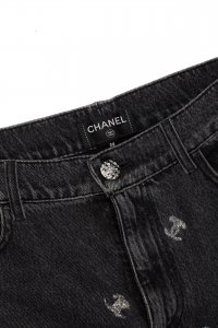 Джинсы с высокой талией 07.10.2024 Newlife.moda