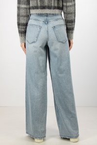 Джинсы с высокой талией 10.01.2025 Newlife.moda