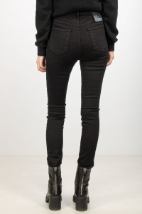Зауженные джинсы 04.02.2025 Newlife.moda