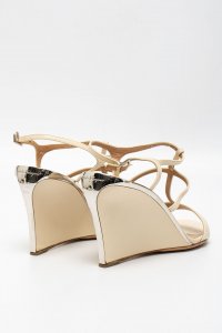 Босоножки на танкетке 28.02.2025 Newlife.moda