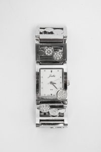 Часы кварцевые 19.08.2025 Newlife.moda Часы кварцевые 19.08.2025 Newlife.moda