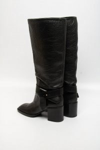 Кожаные сапоги 05.12.2025 Newlife.moda