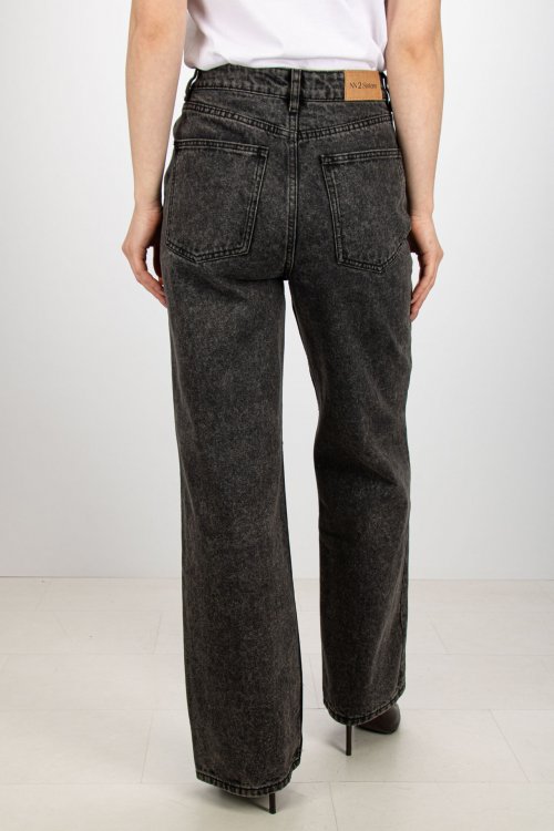 Расклешенные джинсы 23.10.2025 Newlife.moda