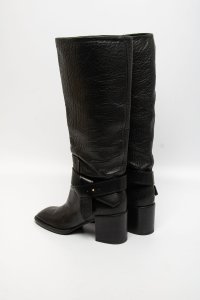 Кожаные сапоги 05.12.2025 Newlife.moda